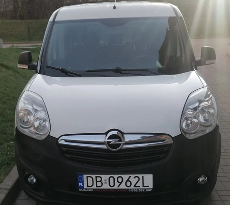 Opel Combo cena 25900 przebieg: 300000, rok produkcji 2013 z Wałbrzych małe 596